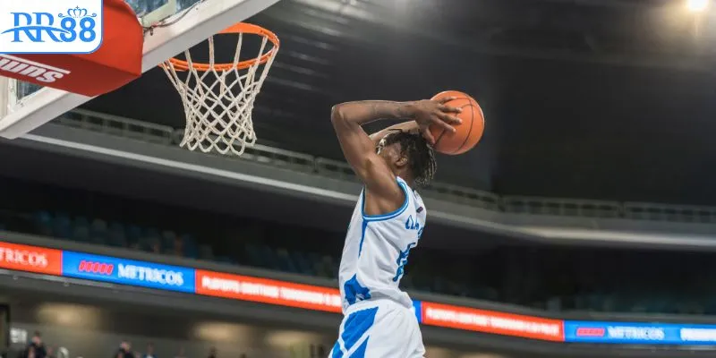 Tìm hiểu về cược bóng rổ online 